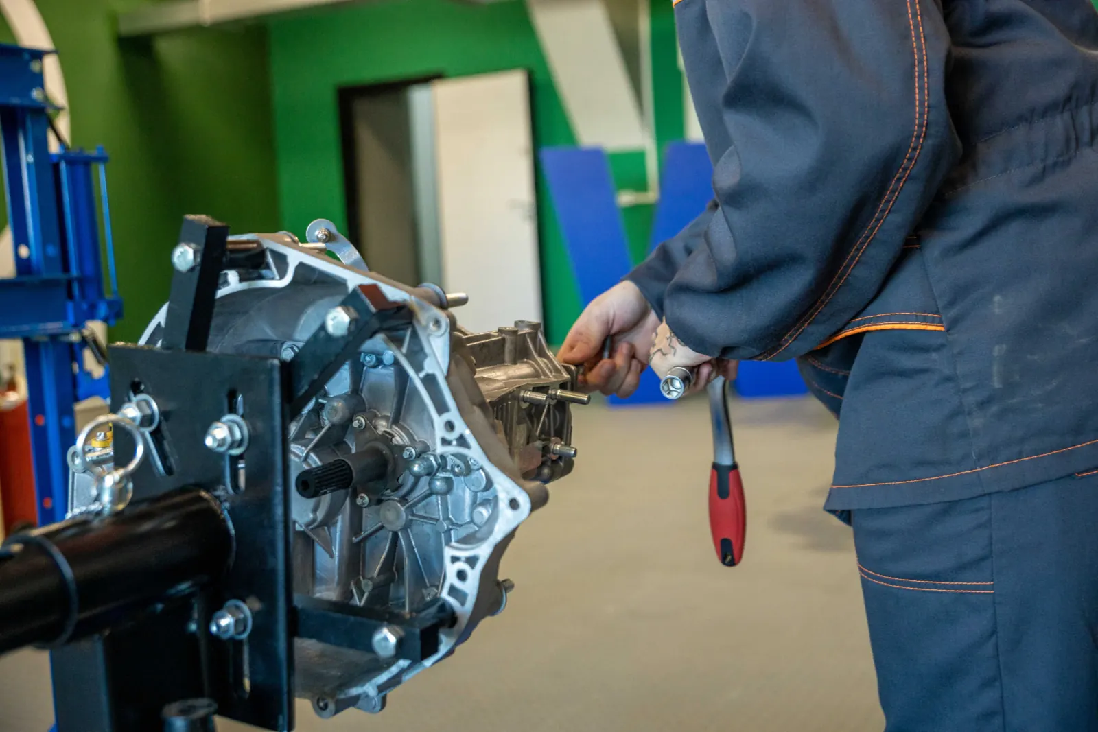 Transmission & Rebuild shop using a modern, connected workflow